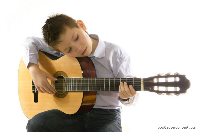 Guia definitiva sobre cuántos años se necesitan para tocar la guitarra de forma profesional y dominar el instrumento