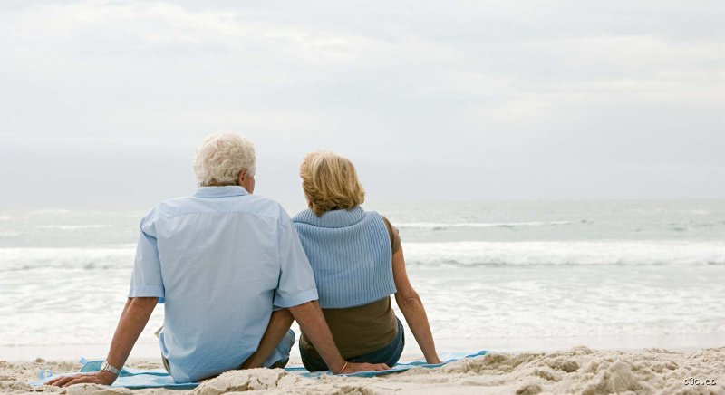 ¿Cuánto necesita una pareja de jubilados para vivir en España? Guía real para el retiro soñado en 2026