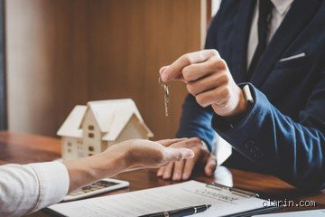 ¿Se puede vivir cómodamente con 51.000 dólares al año en la actualidad? Un análisis técnico de la realidad financiera