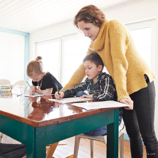 ¿Se puede educar a los hijos en casa en España? Guía técnica y legal frente al vacío normativo actual