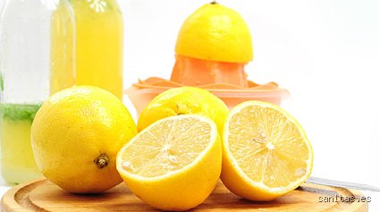 La hidratación inteligente: ¿Cuál es la mejor bebida para la diarrea y por qué el Gatorade no siempre funciona?