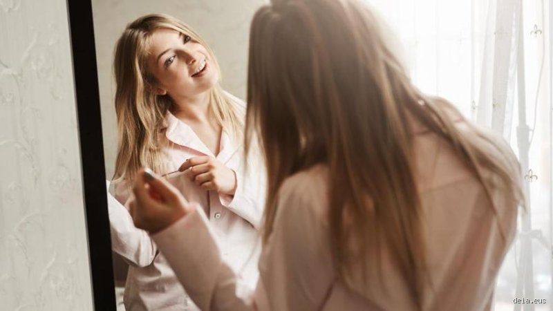 ¿Las personas con esquizofrenia hablan solas? Desmitificando el síntoma más visible de la psicosis