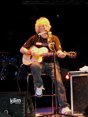 ¿Cuánto tiempo canta un telonero en un concierto y por qué su horario está calculado al milímetro?
