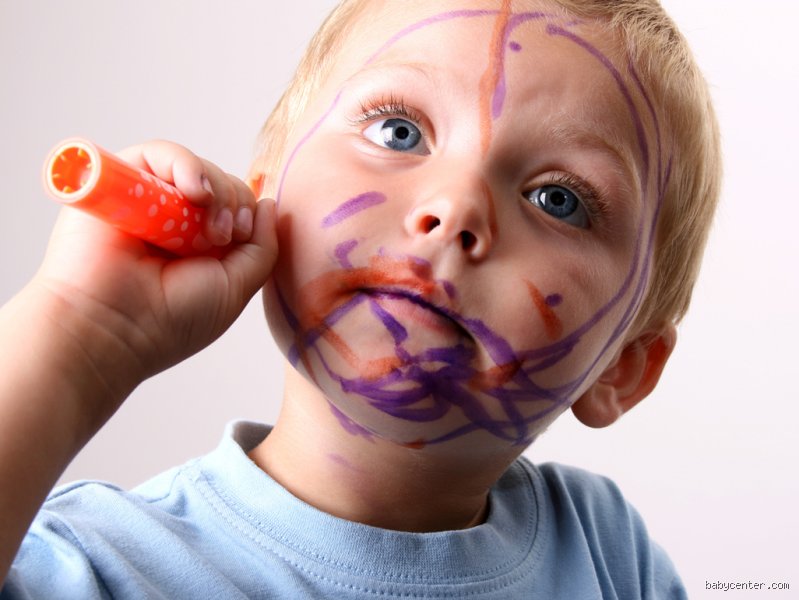 ¿Cuál es la edad más traviesa? Descubriendo el caos del desarrollo infantil más allá de los mitos parentales