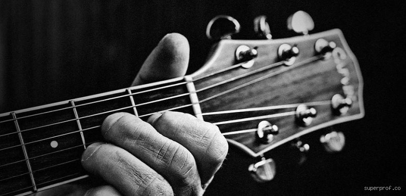 ¿Cuánto debo cobrar por una clase de guitarra de 30 minutos? La guía definitiva para no regalar tu talento