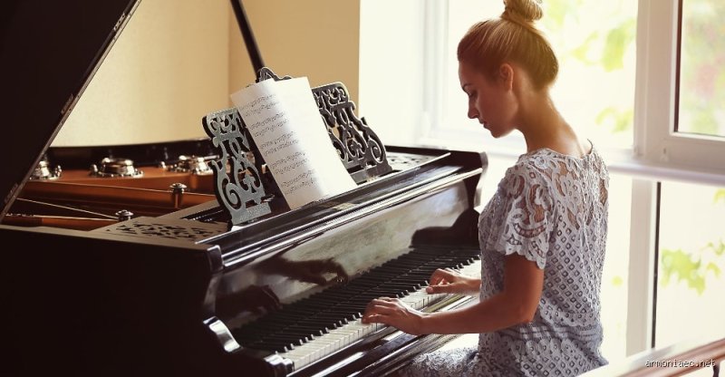 ¿Es demasiado tarde para aprender a tocar el piano siendo adulto? Verdades incómodas y la ciencia del aprendizaje tardío