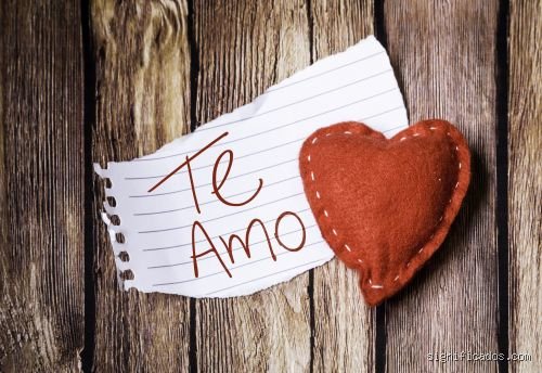¿❤ ❤ ❤ significa "te amo"? El verdadero peso semántico de la repetición del corazón rojo en la era digital