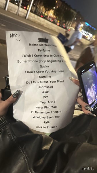 ¿Cuánto suele durar un concierto de música? La guía definitiva sobre tiempos, bises y la realidad de los escenarios