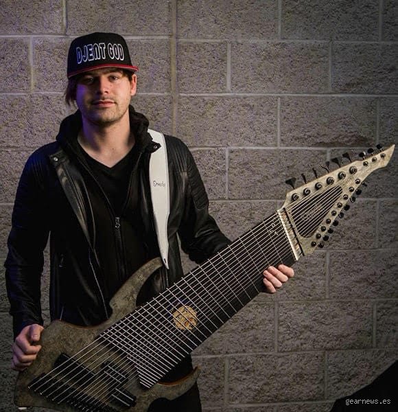 ¿Existe realmente una guitarra de 18 cuerdas y cómo demonios se toca este monstruo acústico?