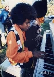 ¿Sabía tocar el piano Michael Jackson? La verdad oculta tras el genio que componía sin partituras