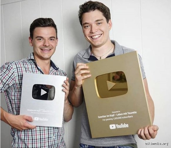 ¿Cuál es la recompensa por alcanzar los 100.000 suscriptores en tu canal de YouTube hoy mismo?