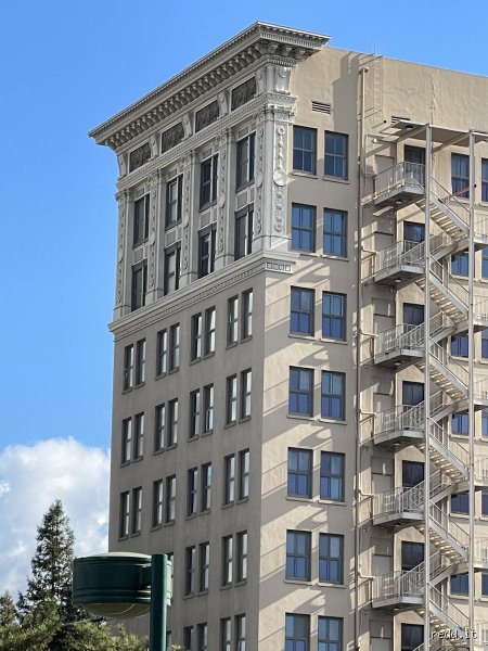 ¿Cómo se le dice a la parte de arriba de un edificio? Guía maestra de arquitectura y terminología técnica