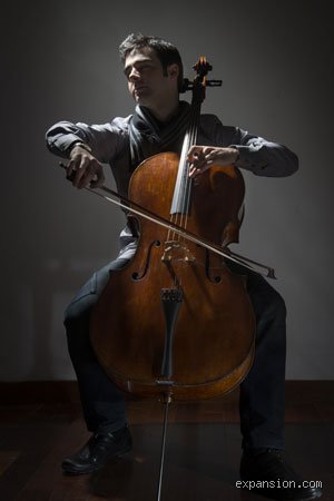 ¿Cómo se les llama a las personas que tocan el violonchelo?