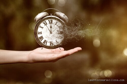 ¿Cómo vemos el tiempo? De la tiranía del reloj biológico a la ilusión de la flecha física