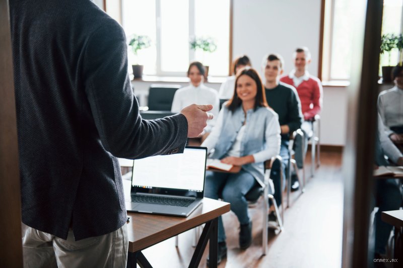 ¿Con una licenciatura puedo dar clases? Guía completa para transformar tu título universitario en una carrera docente exitosa