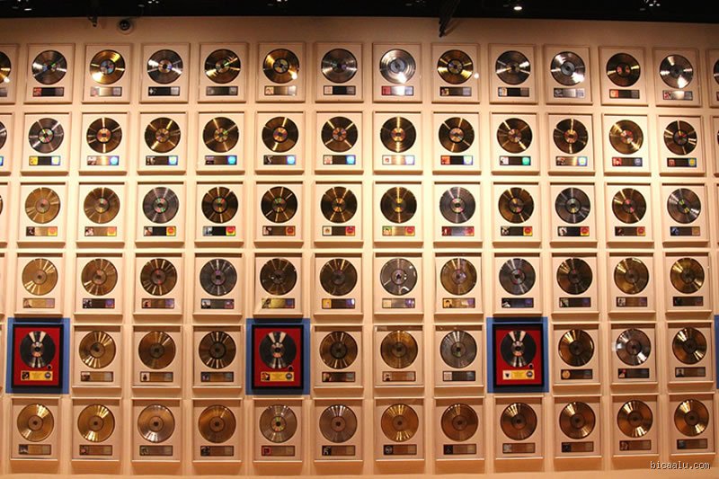 ¿Cuál es la banda con más discos de oro? El mito de las ventas frente a la realidad de la industria
