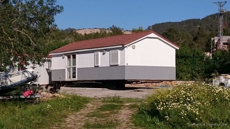 ¿Cuál es la multa por instalar una casa prefabricada sin licencia?