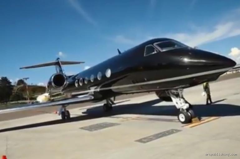 ¿Cuánto vale la avioneta de Maluma? El precio real detrás del Gulfstream G450 bautizado como Royalty Air