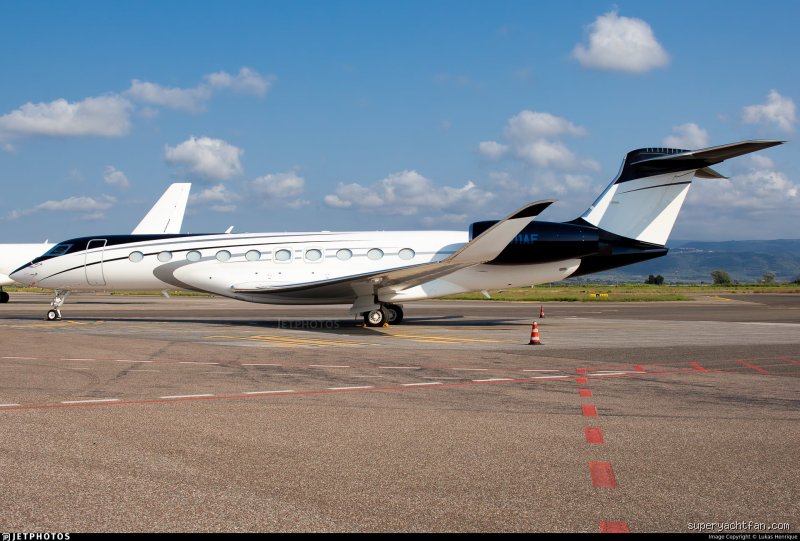 El hangar de la opulencia: ¿Cuántos aviones privados posee Jeff Bezos en la actualidad?