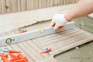 ¿Cuál es la verdadera diferencia entre flat y floor? Guía técnica para no perderse en el laberinto inmobiliario internacional