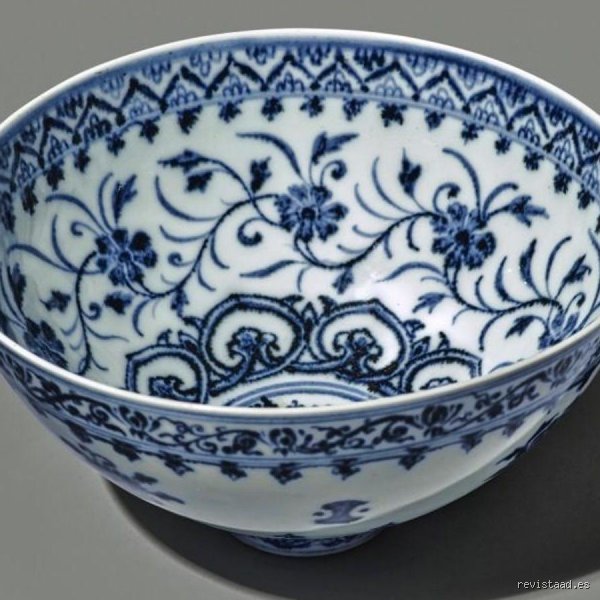 ¿Es la porcelana más valiosa que la cerámica? El enigma del barro que desafía al lujo contemporáneo