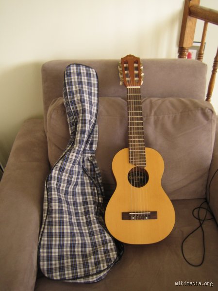 ¿Un ukelele de 6 cuerdas es como una guitarra o estamos ante un híbrido extraño?